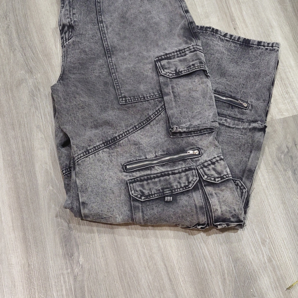 Fashion Nova Women's Dark Gray Cargo Jeans